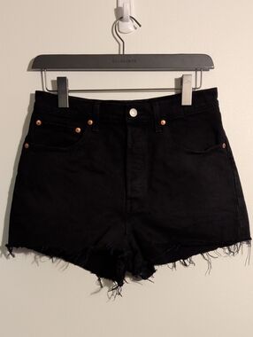 LEVIS ribcage shorts in black - size 30